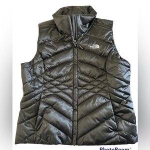 North Face 550 women’s black puffer vest; size XL